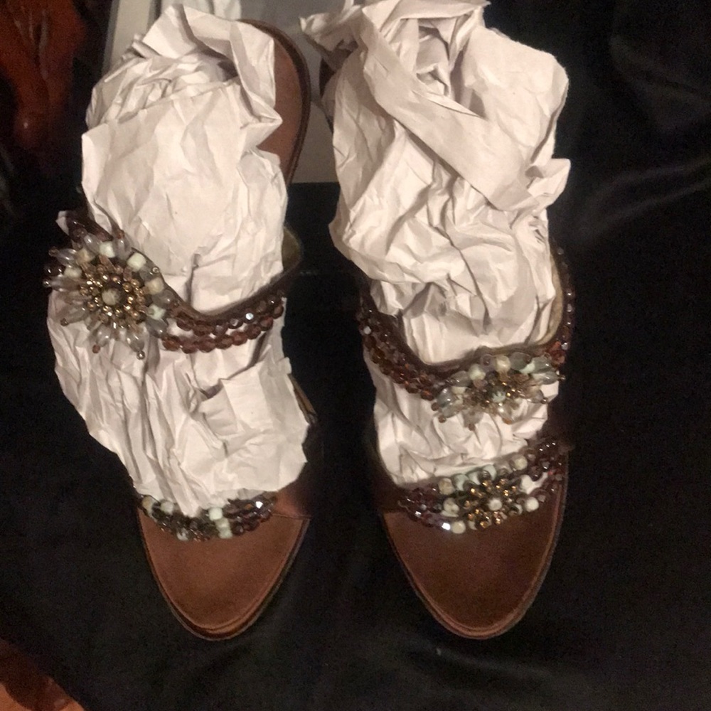 Authentic Giuseppe Zanotti Design....TRADES ONLY